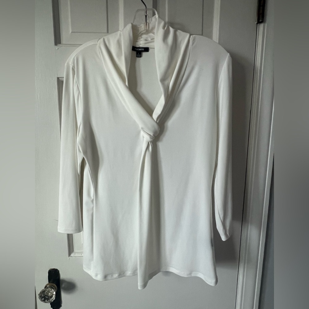 Premise -NWOT Lovely ivory blouse. Size Large